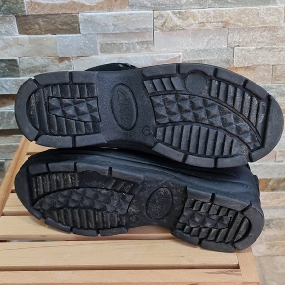 Clarks Crewson Edge Boots - Picture 8 of 9